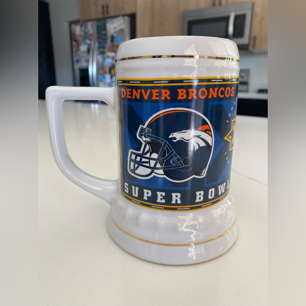 Vintage NFL Football 1998 Denver Broncos Super Bowl XXXII Champions Beer Mug